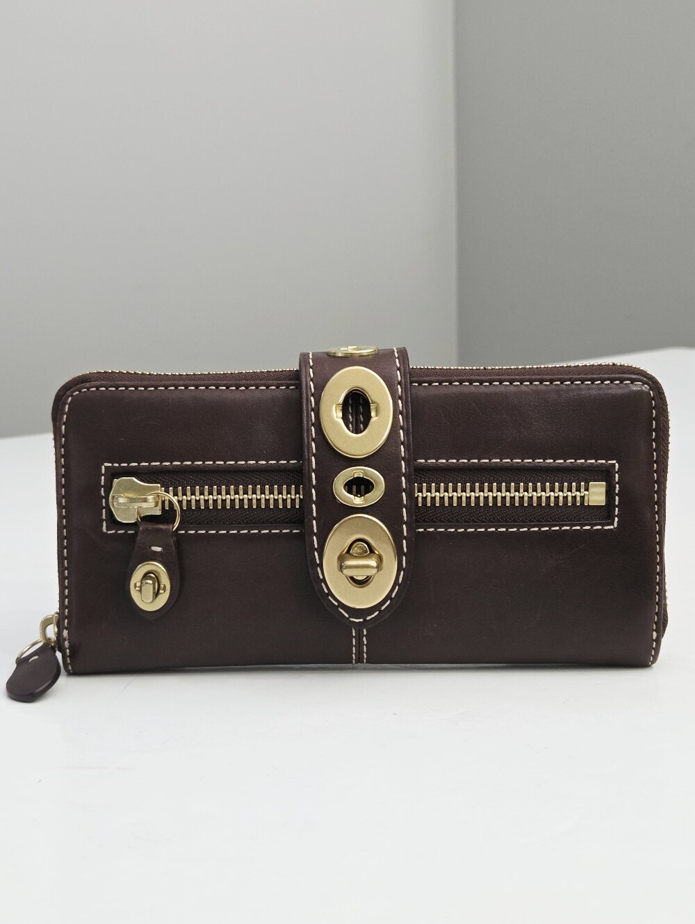 RARE COACH LILY LEGACY LEATHER TURNLOCK ZIP AROUND WALLET - MAHOGANY BROWN - Picture 2 of 11